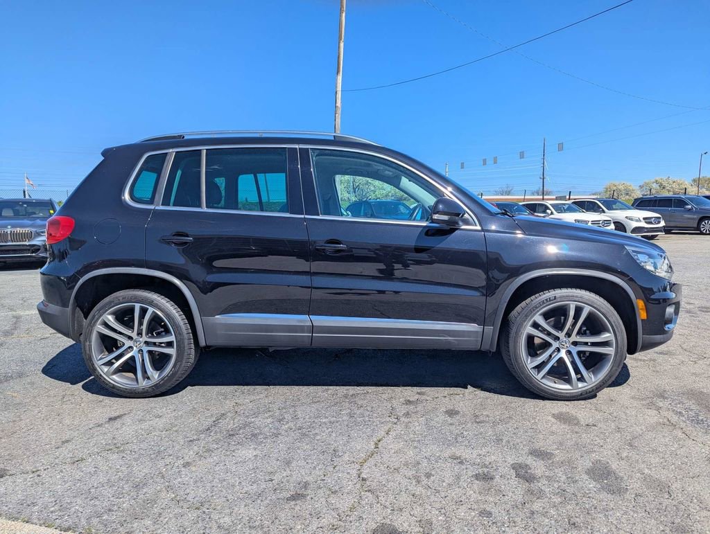 Used 2017 Volkswagen Tiguan SEL image 4