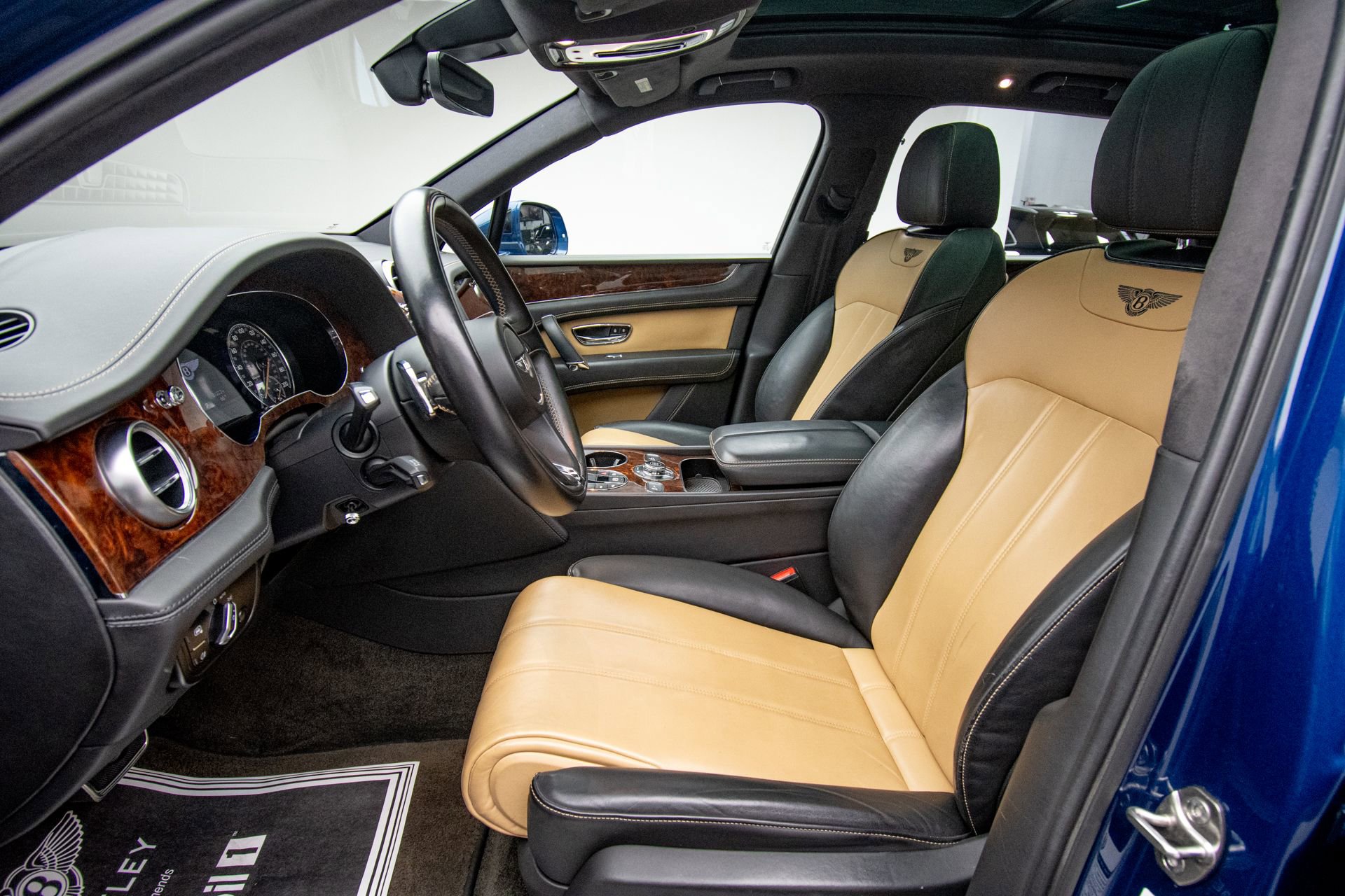 Used 2018 Bentley Bentayga Activity AWD/4WD image 13