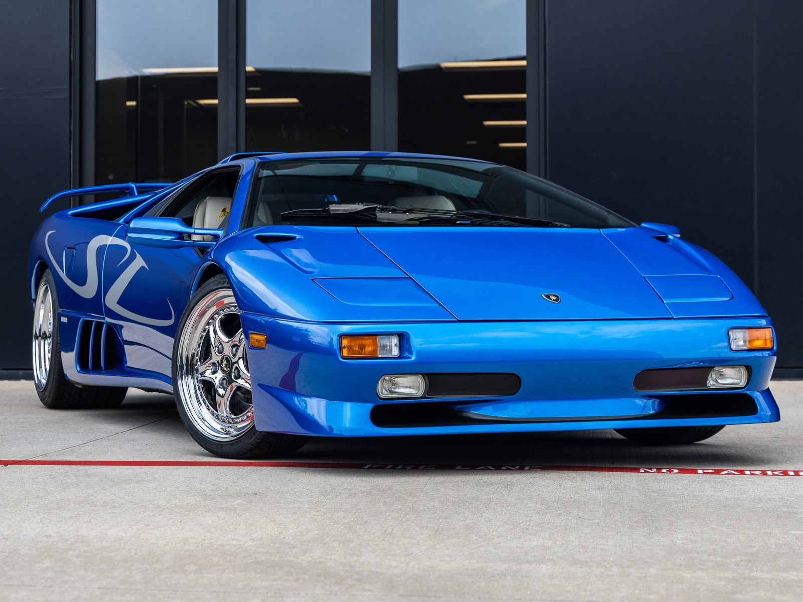 Used 1998 Lamborghini Diablo SV RWD image 4