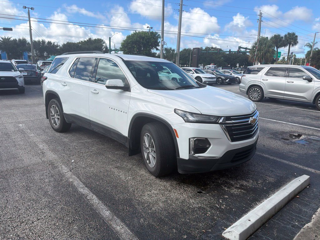 Used 2022 Chevrolet Traverse LT FWD image 2