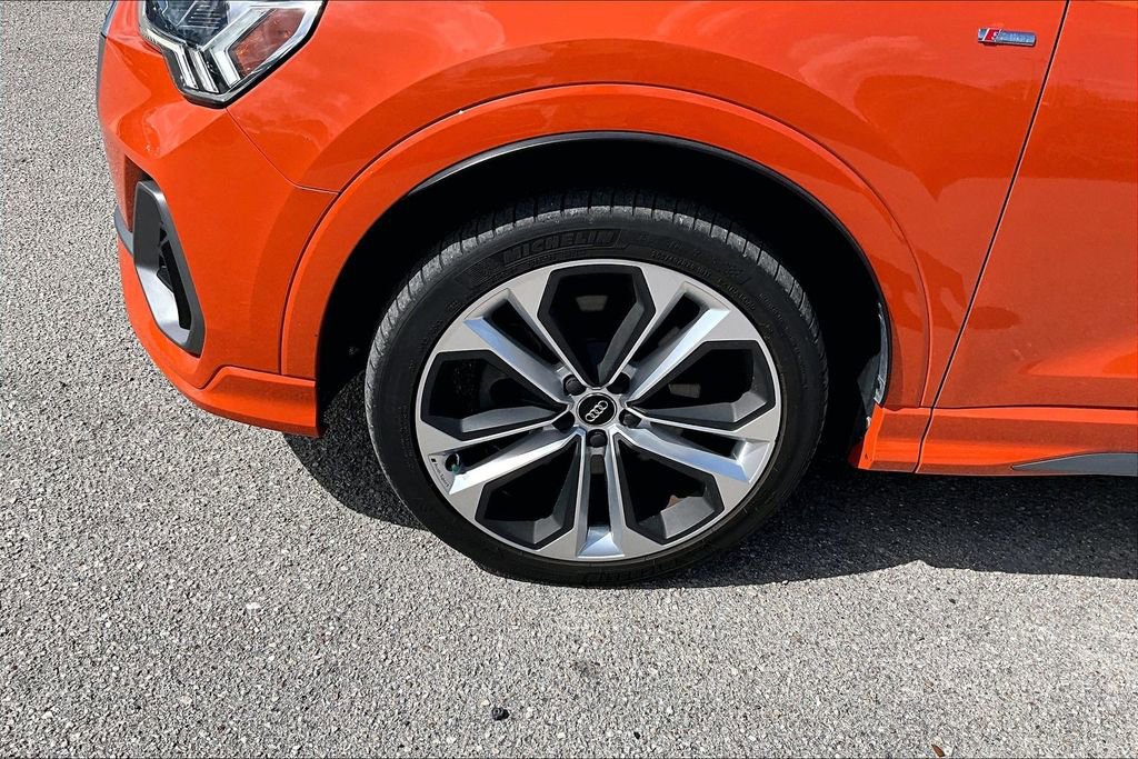 Used 2020 Audi Q3 2.0T Premium Plus w/ Premium Plus Package image 13