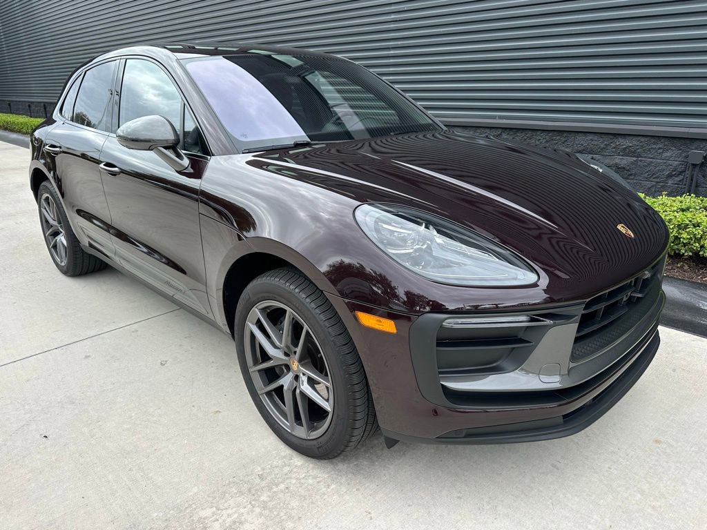 Certified 2025 Porsche Macan Turbo image 11