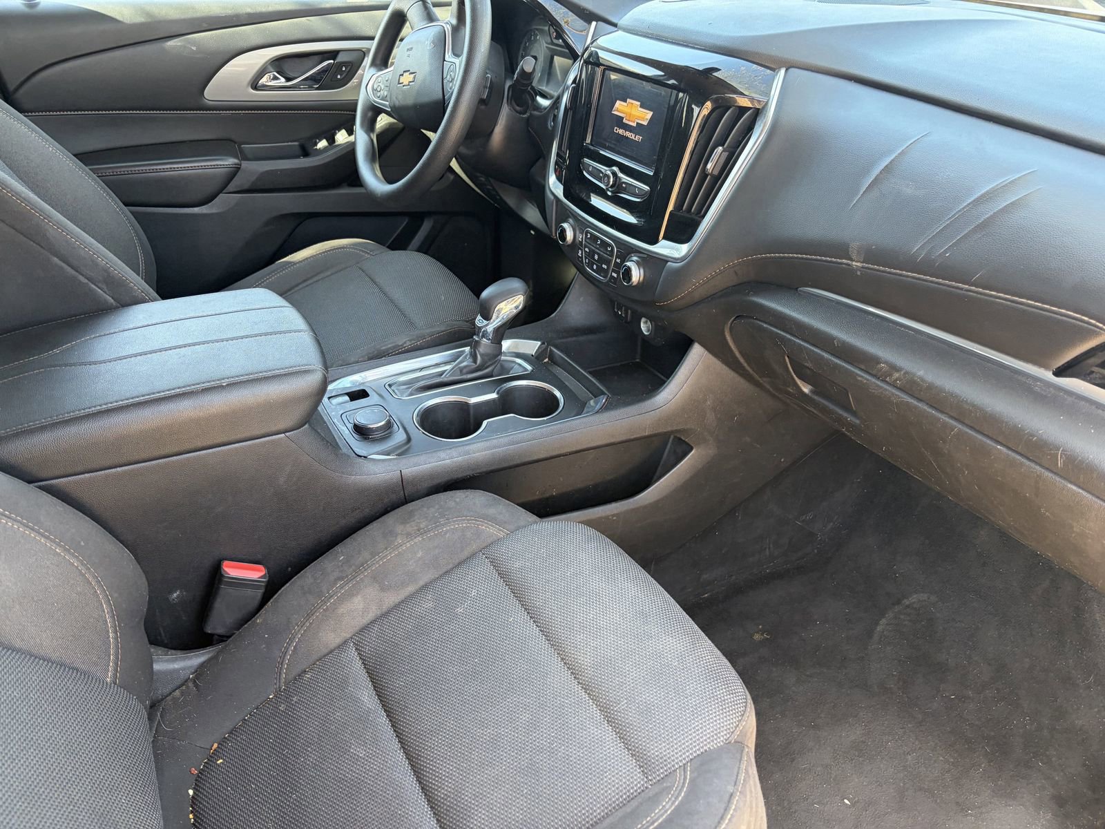 Used 2021 Chevrolet Traverse LS FWD image 8