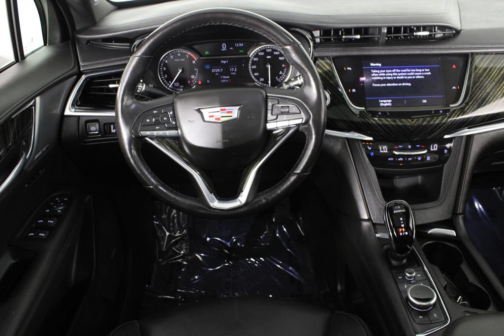 Used 2023 Cadillac XT6 Premium Luxury FWD image 6