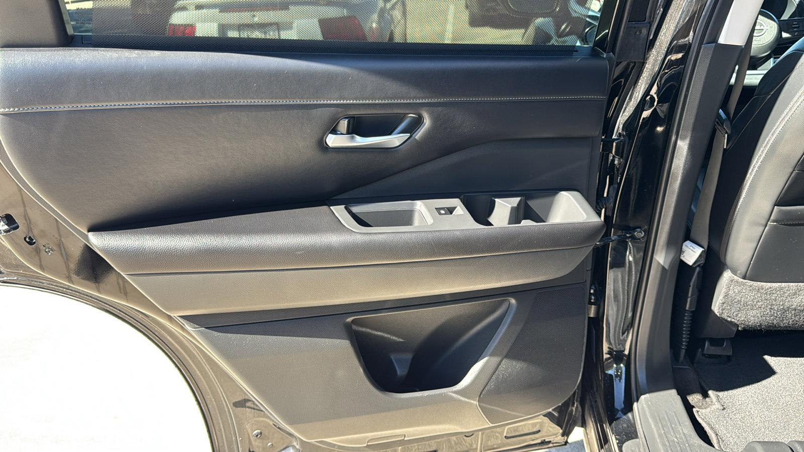 Used 2023 Nissan Pathfinder SL w/ Black Appearance Package image 24