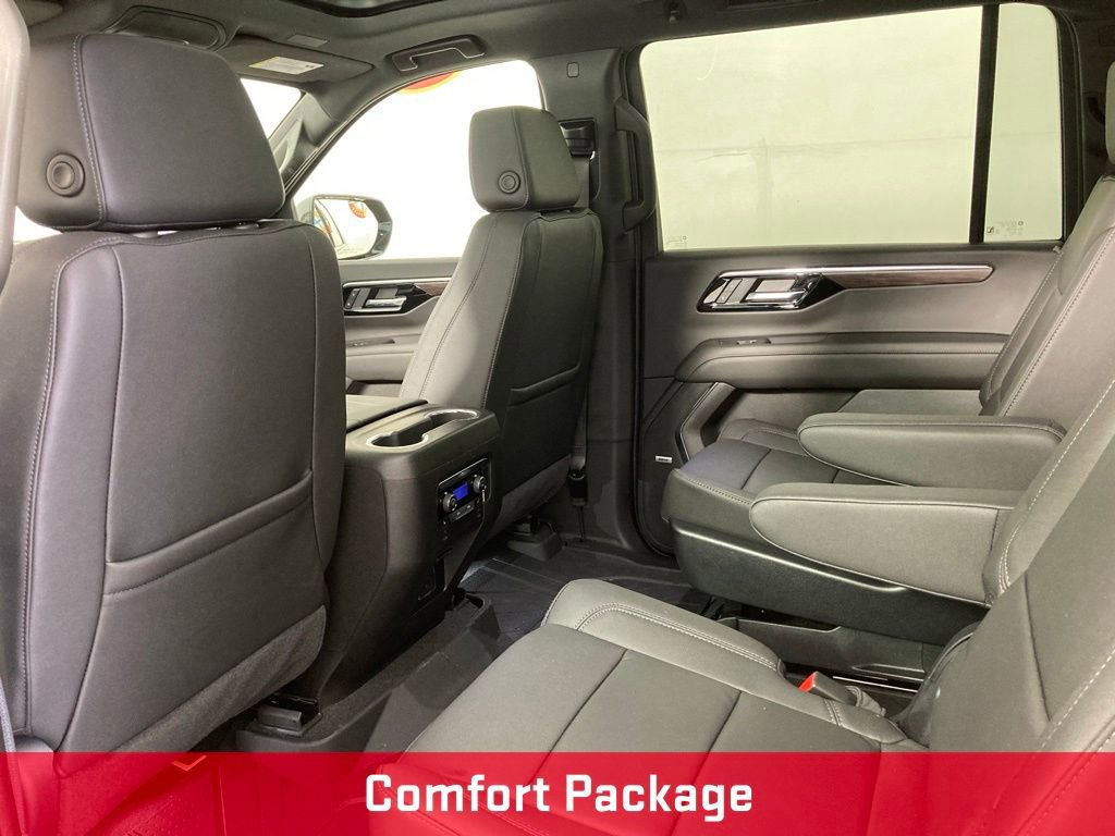 Used 2025 Chevrolet Suburban Z71 w/ Comfort Package image 17