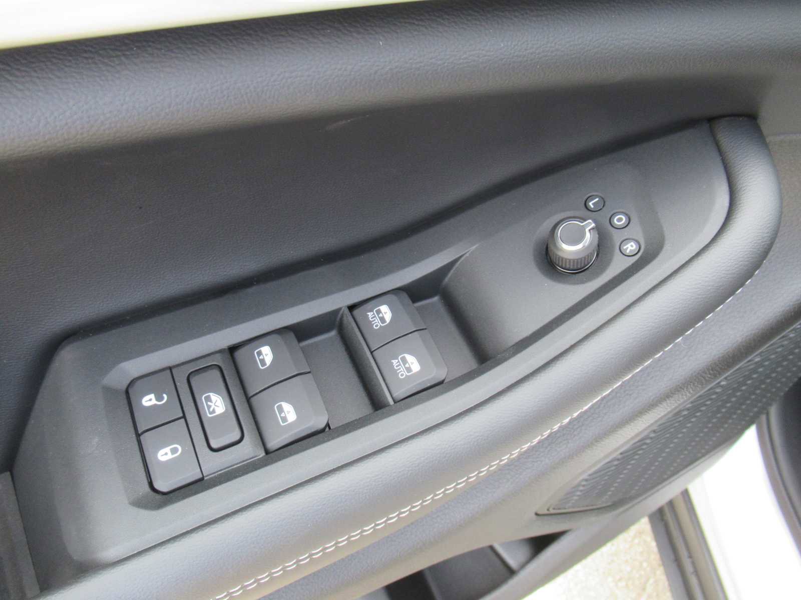 New 2025 Jeep Grand Cherokee L Limited w/ Trailer Tow Package image 19