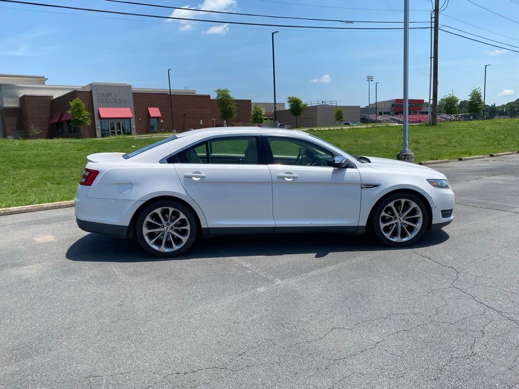 Used 2015 Ford Taurus Limited w/ Equipment Group 301A FWD image 8