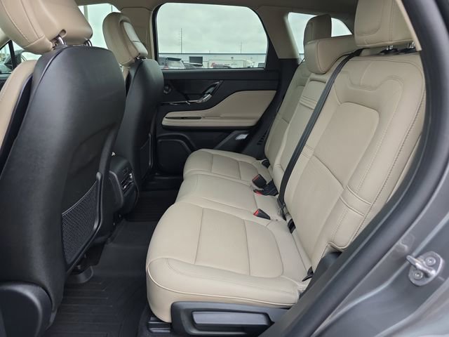 Used 2025 Lincoln Corsair Reserve w/ Equipment Group 202A image 14