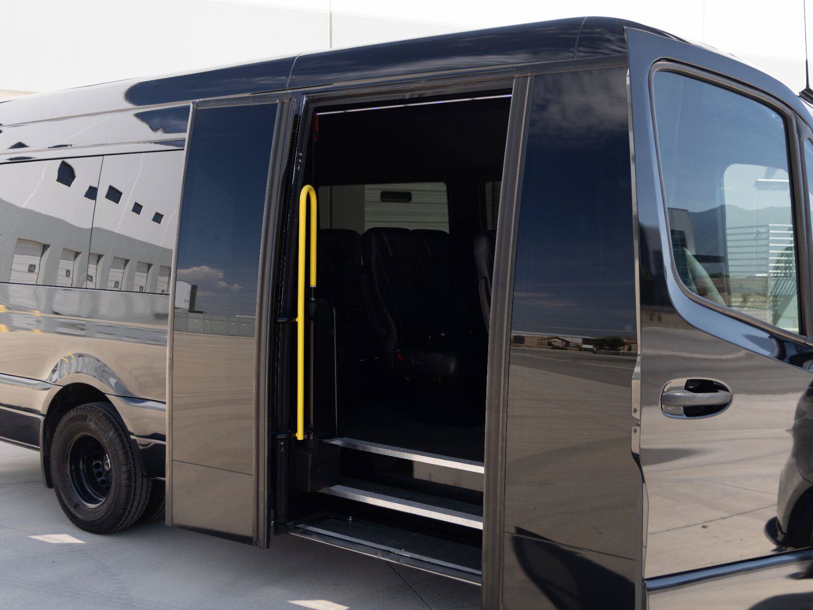 Used 2019 Mercedes-Benz Sprinter 3500 image 33