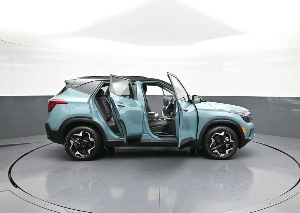 Certified 2025 Kia Seltos S AWD/4WD image 41