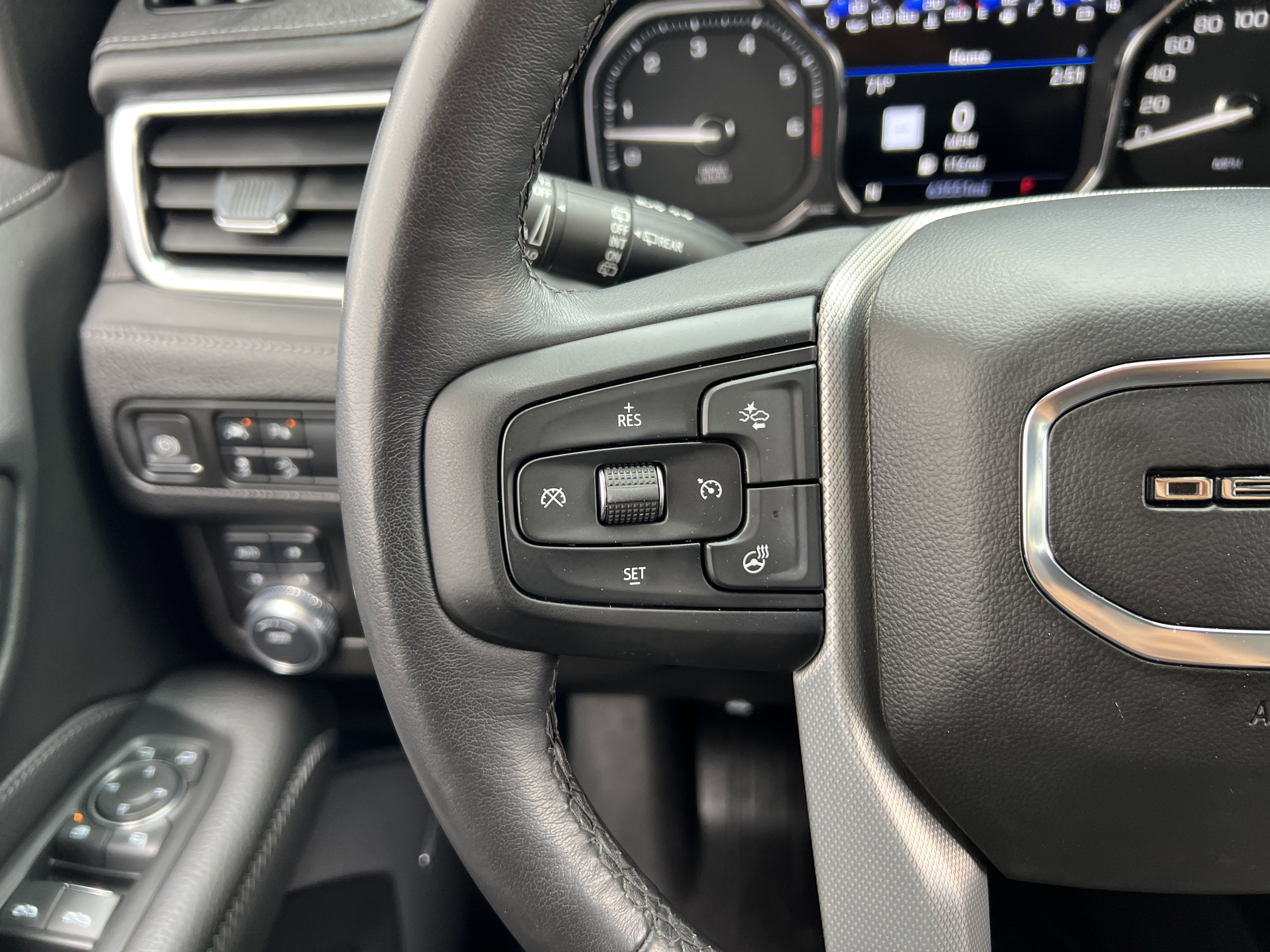 Used 2021 GMC Yukon Denali AWD/4WD image 31