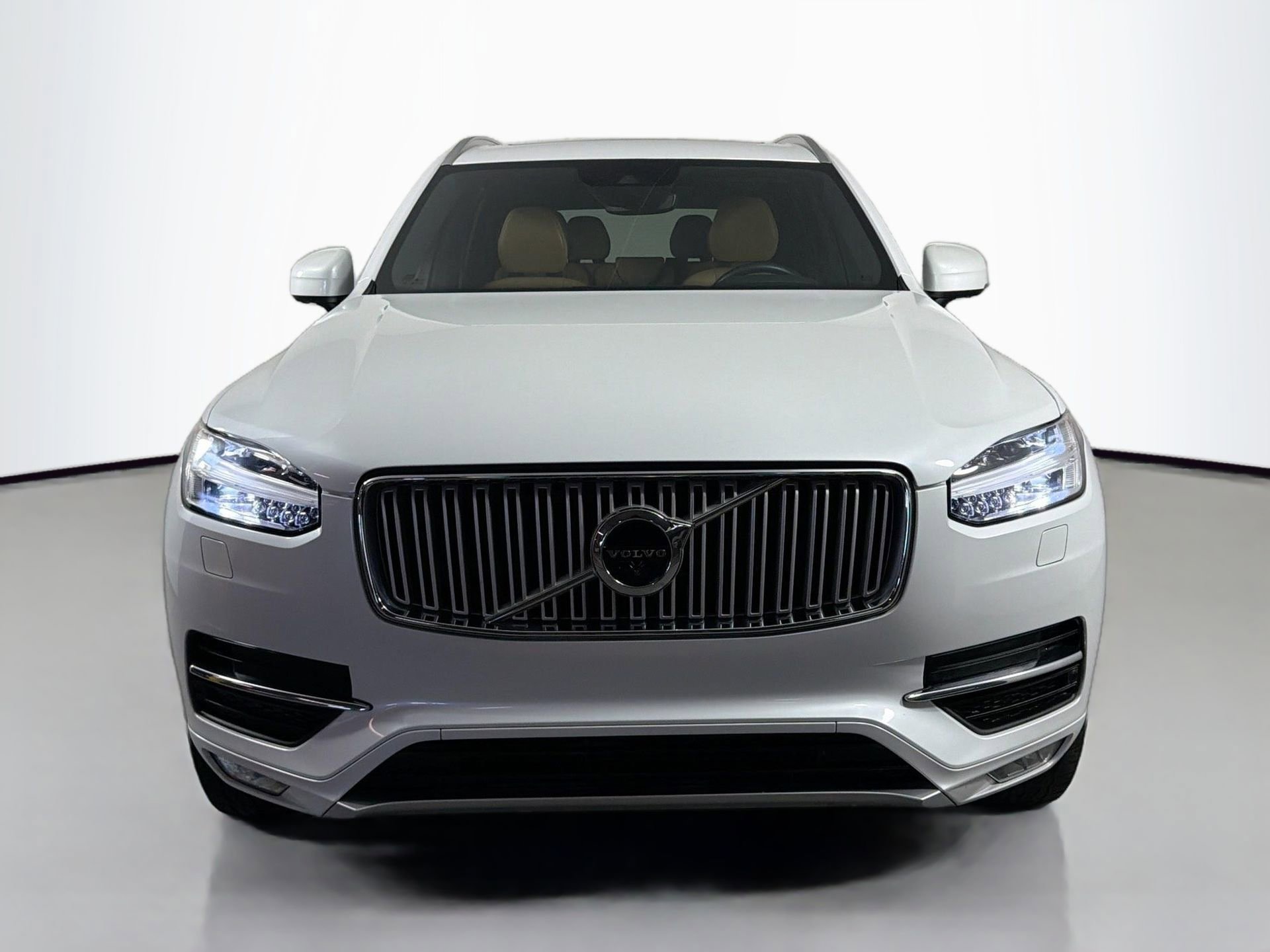 Used 2017 Volvo XC90 T6 Inscription w/ Vision Package image 2