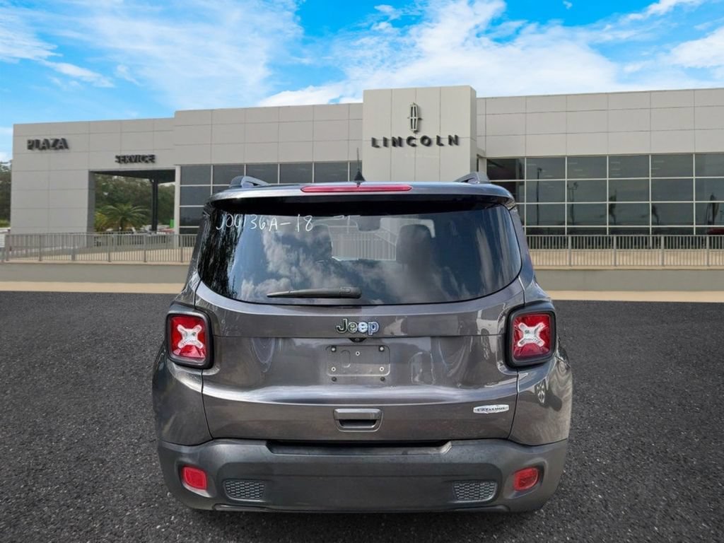 Used 2018 Jeep Renegade Latitude w/ Popular Equipment Group FWD image 4