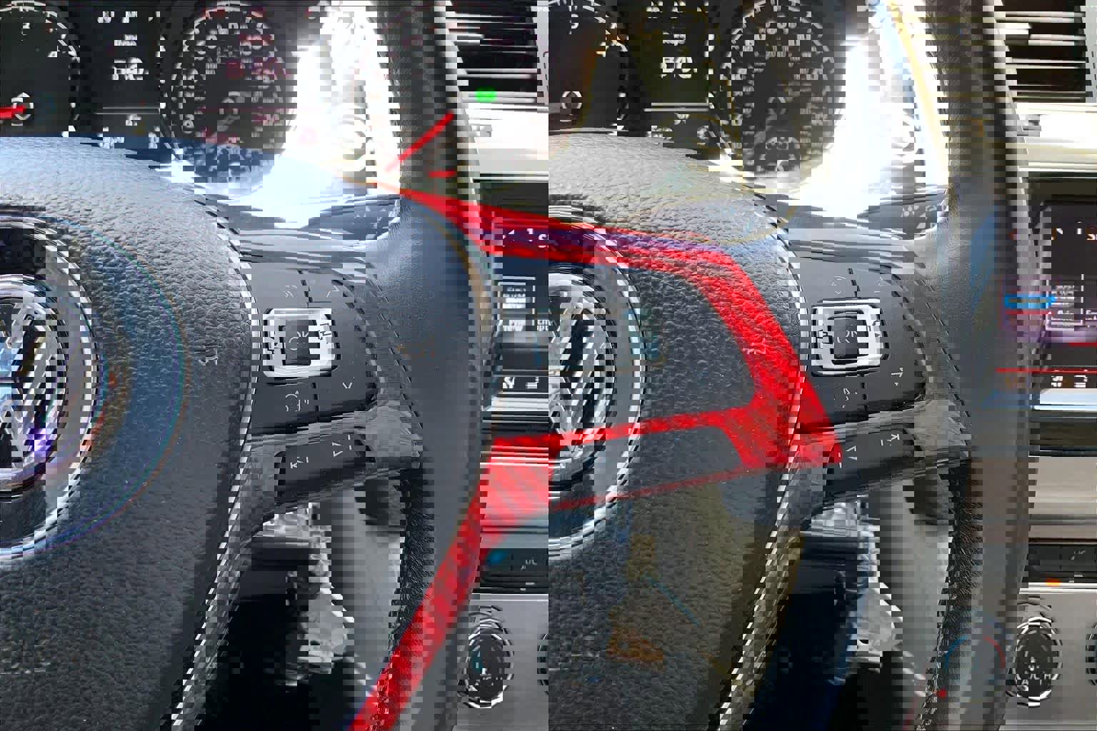 Used 2015 Volkswagen Golf TDI S FWD image 25