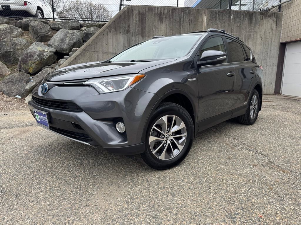 Used 2017 Toyota RAV4 XLE w/ Carpet Mat Package AWD/4WD image 1