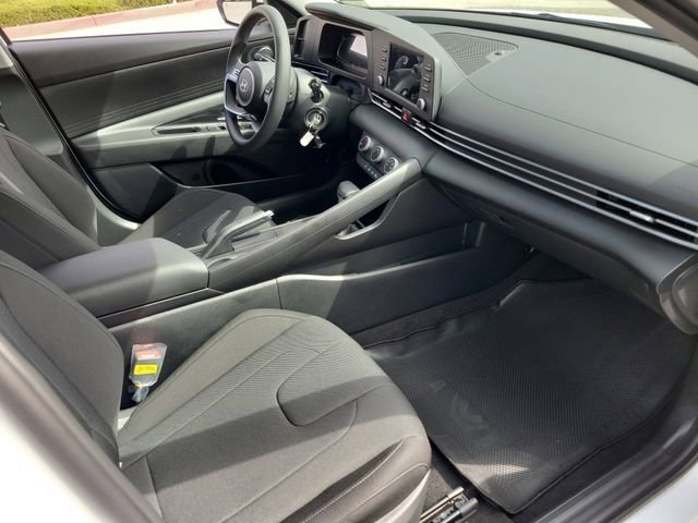 New 2026 Hyundai Elantra SE FWD image 19