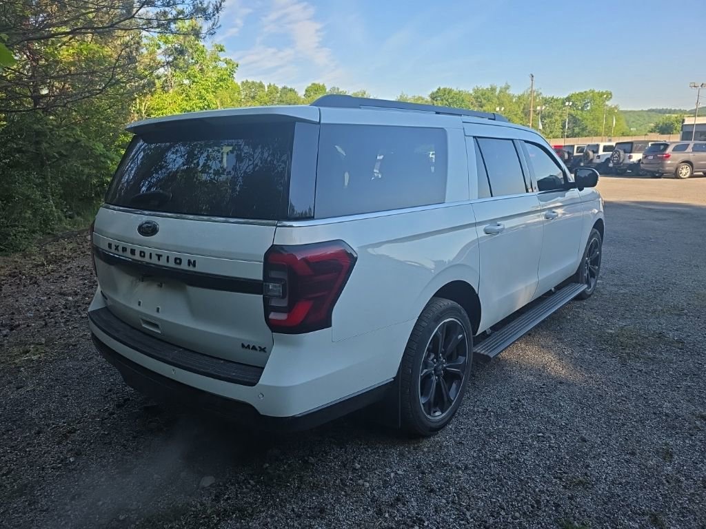 Used 2024 Ford Expedition Max Limited AWD/4WD image 3
