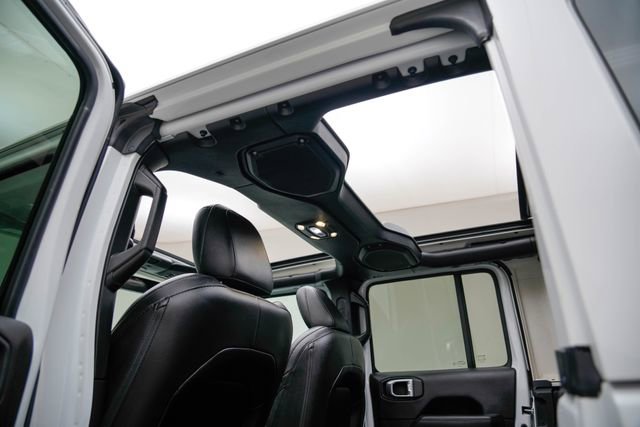 Used 2019 Jeep Wrangler Unlimited Sahara AWD/4WD image 27