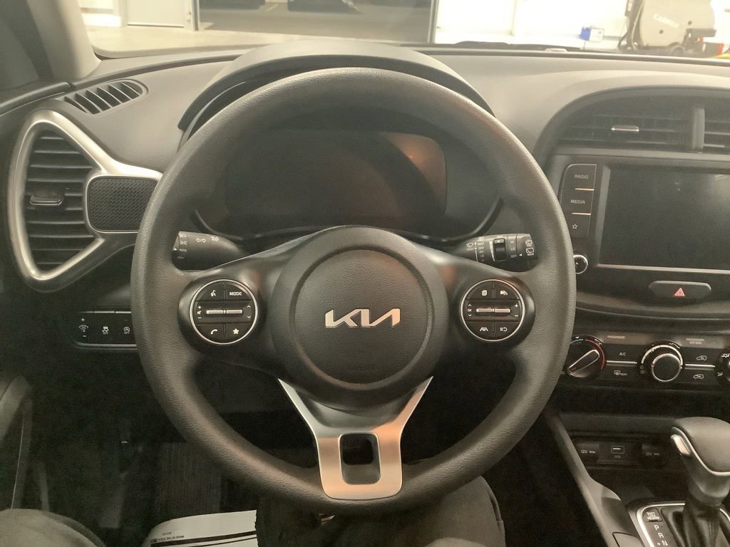 Used 2023 Kia Soul LX FWD image 11