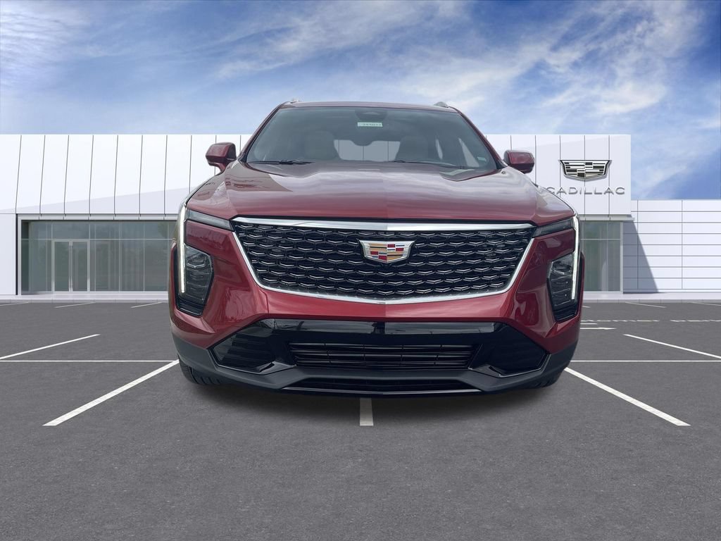 Used 2025 Cadillac XT4 Premium Luxury w/ Technology Package AWD/4WD image 3