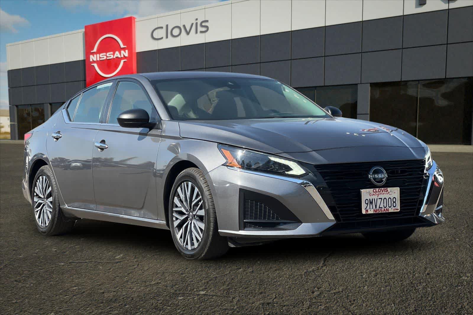 Used 2024 Nissan Altima 2.5 SV FWD image 10