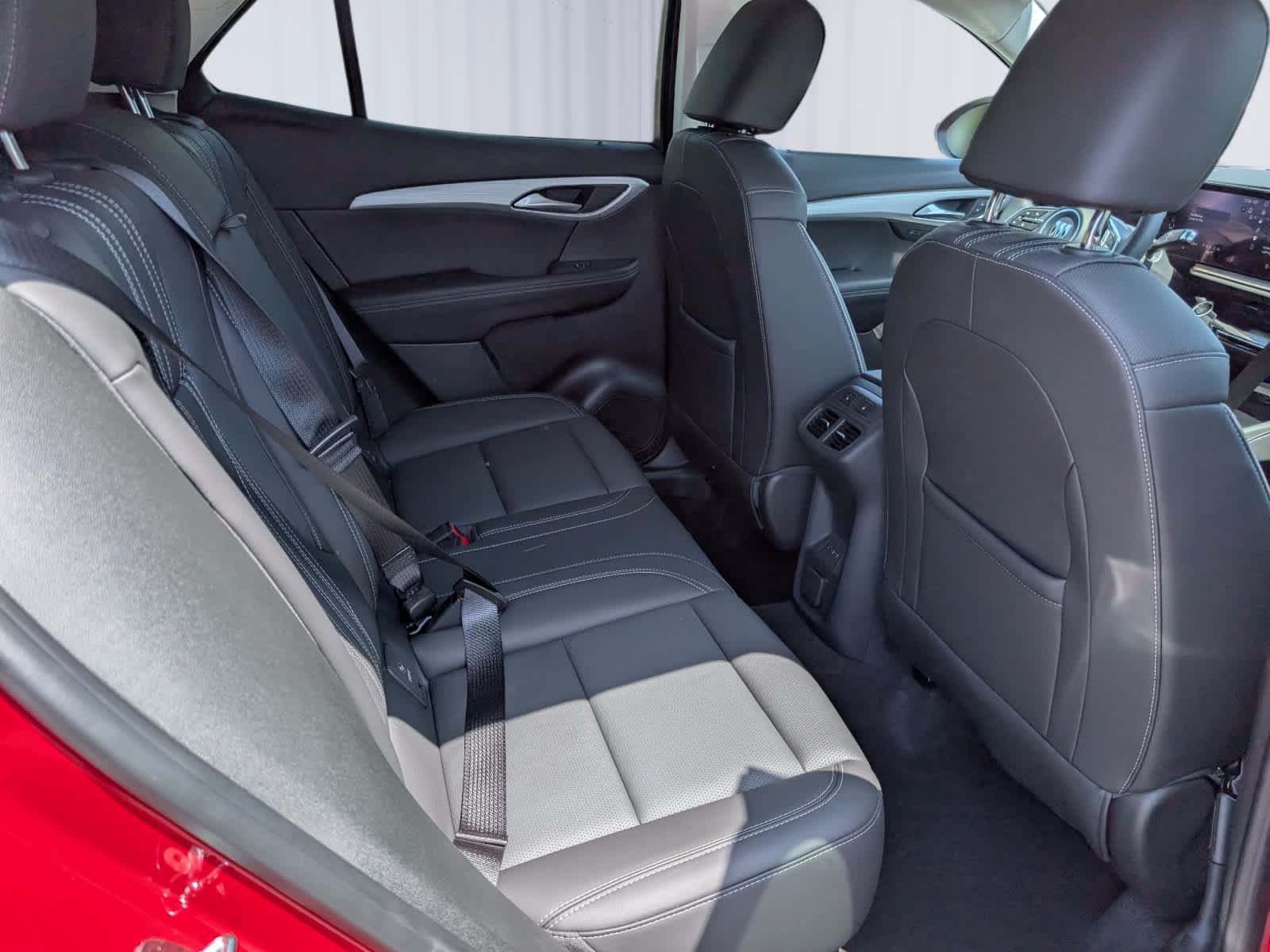 Certified 2025 Buick Envision Avenir AWD/4WD image 12