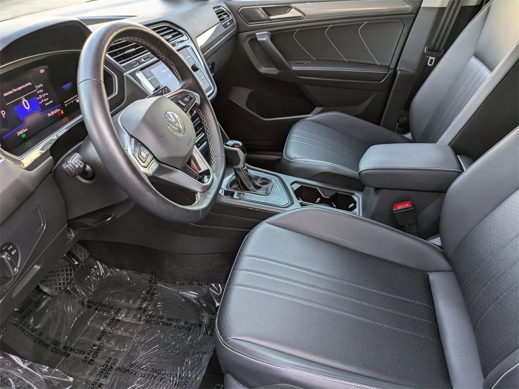 Used 2024 Volkswagen Tiguan SE image 23