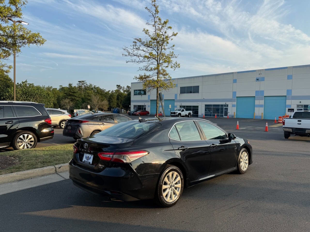 Used 2020 Toyota Camry LE image 6