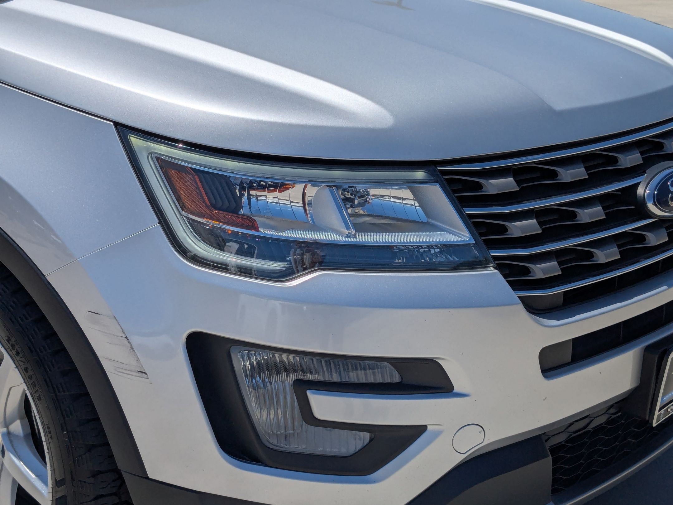 Used 2017 Ford Explorer XLT w/ Equipment Group 201A AWD/4WD image 10