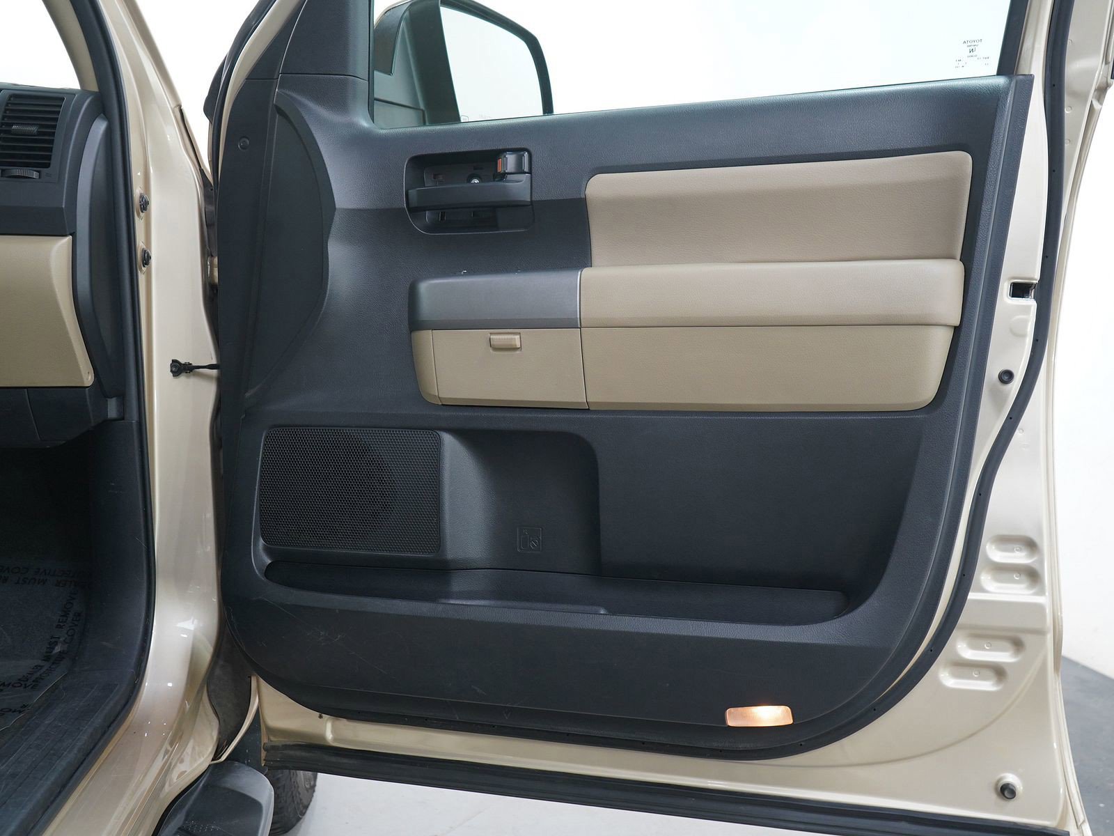 Used 2012 Toyota Sequoia SR5 AWD/4WD image 7