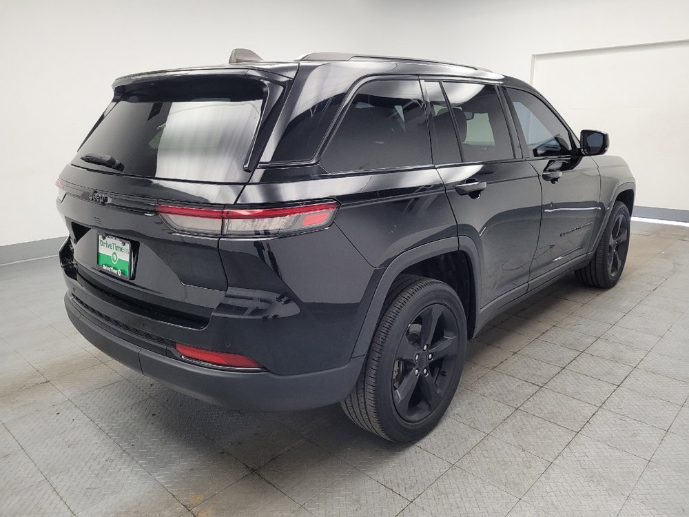 Used 2023 Jeep Grand Cherokee Altitude AWD/4WD image 9