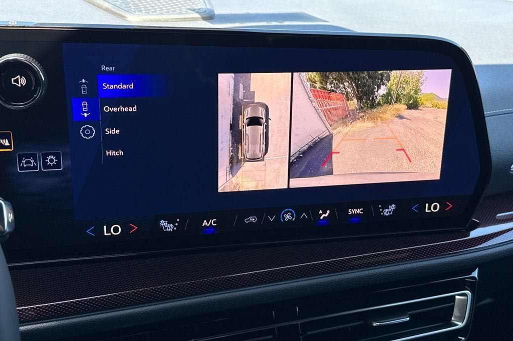 New 2026 Chevrolet Traverse Z71 w/ Enhanced Driving Package AWD/4WD image 21