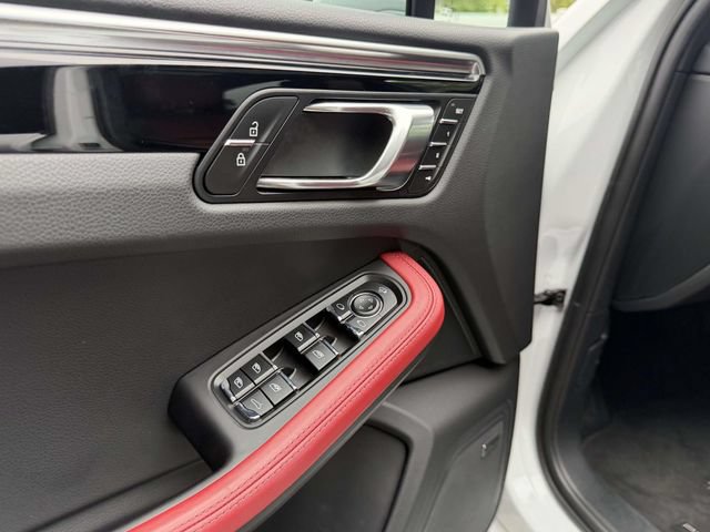 Certified 2024 Porsche Macan GTS AWD/4WD image 28