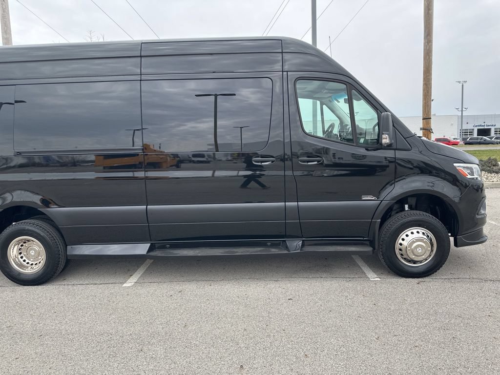 Used 2023 Mercedes-Benz Sprinter 3500 image 28