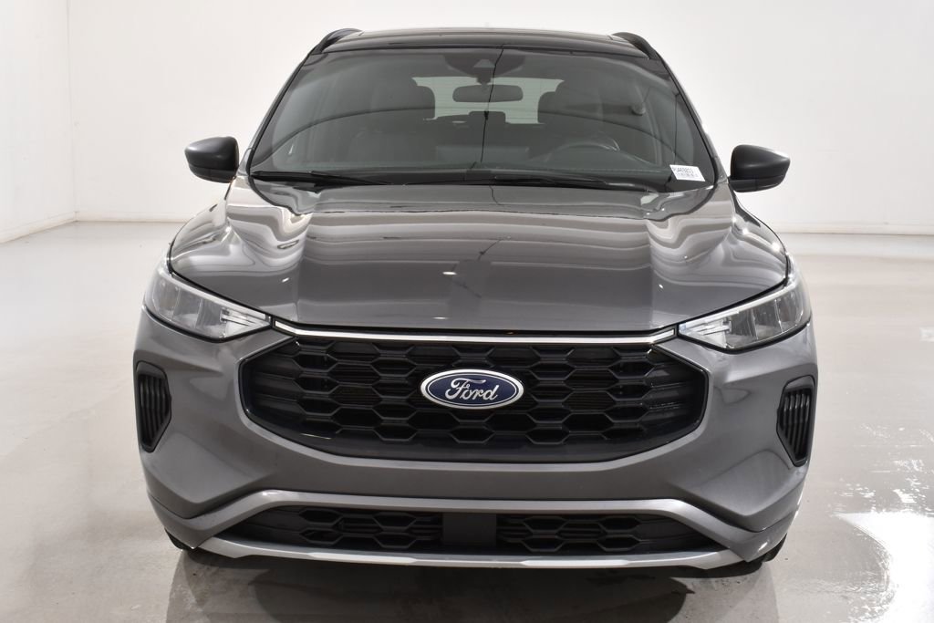 Used 2023 Ford Escape ST-Line w/ Tech Pack #1 AWD/4WD image 3