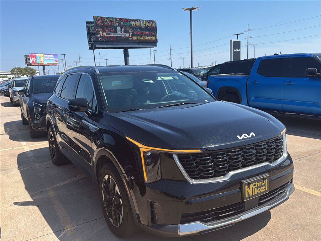 Used 2024 Kia Sorento S FWD image 3