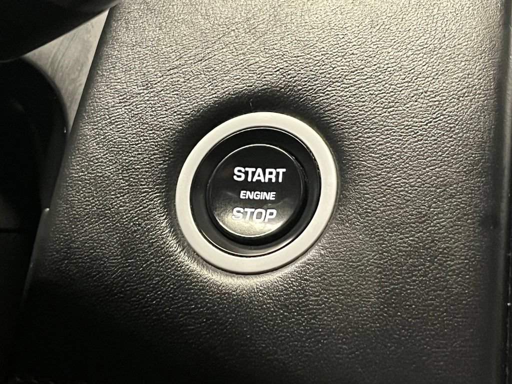 Used 2020 Land Rover Discovery Sport SE AWD/4WD image 15