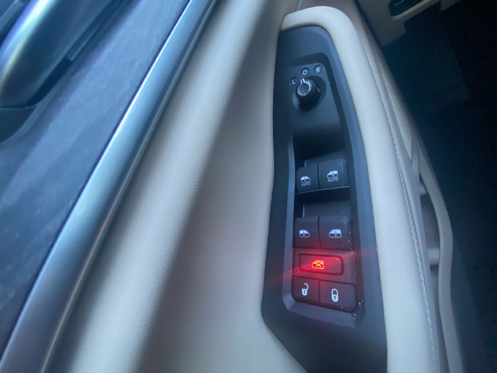 Used 2024 Jeep Grand Cherokee Limited AWD/4WD image 17