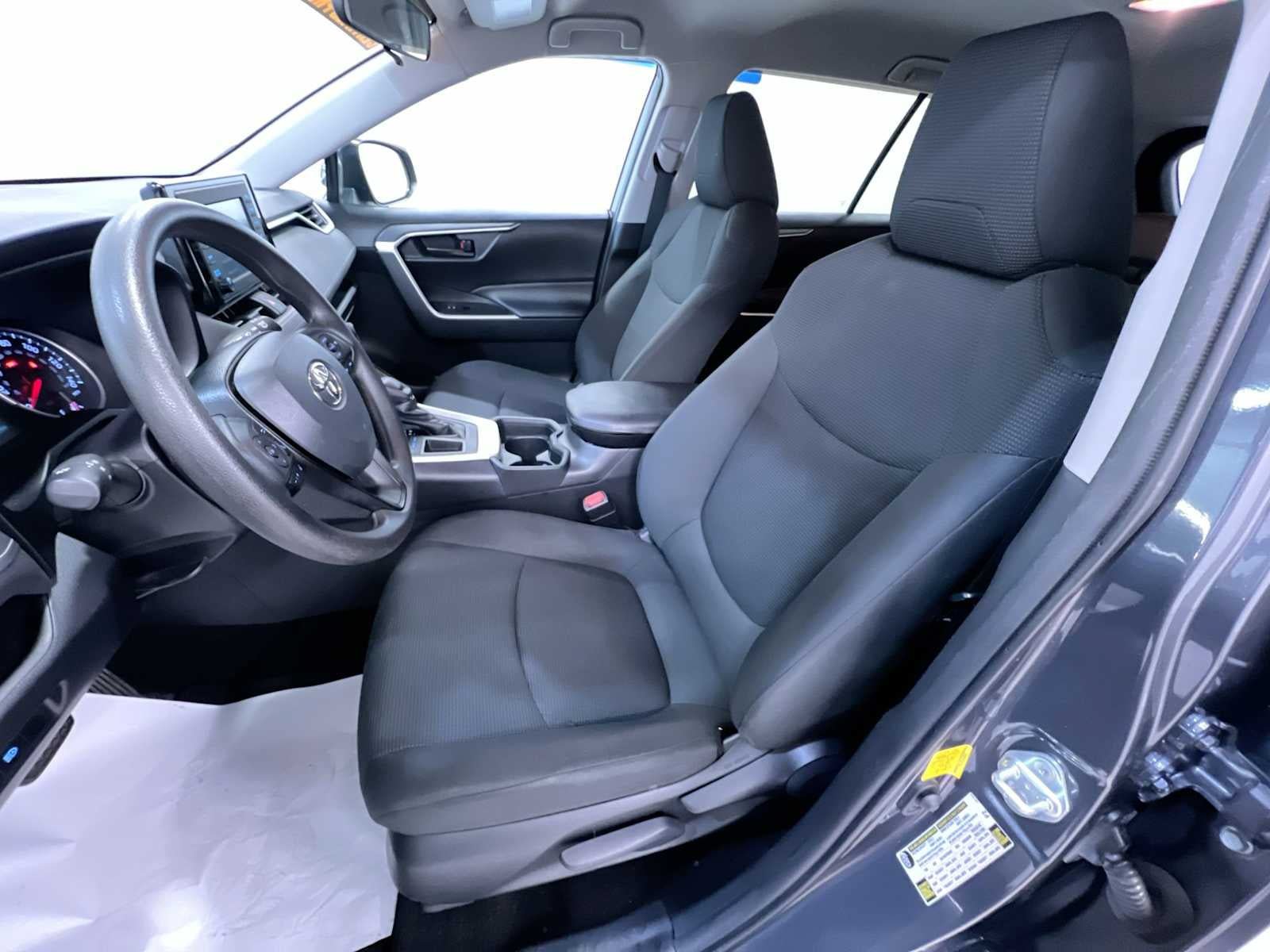 Used 2019 Toyota RAV4 LE w/ Carpet Mat Package FWD image 14