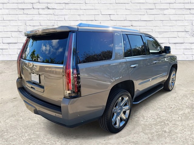 Used 2017 Cadillac Escalade Luxury image 4
