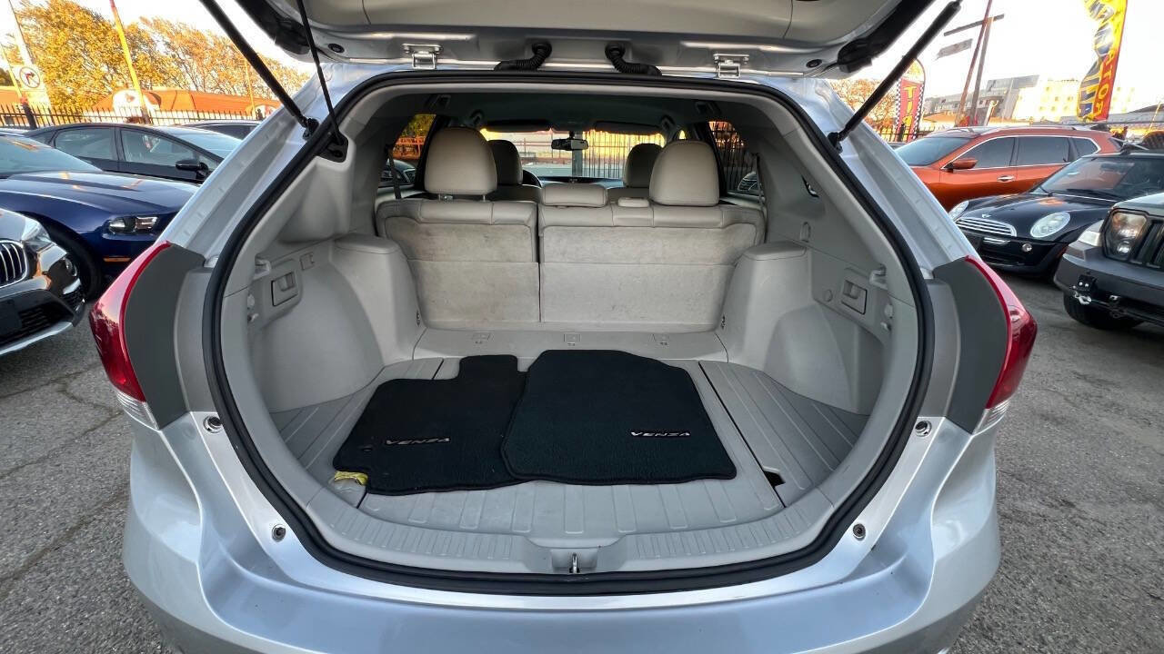 Used 2013 Toyota Venza XLE FWD image 24