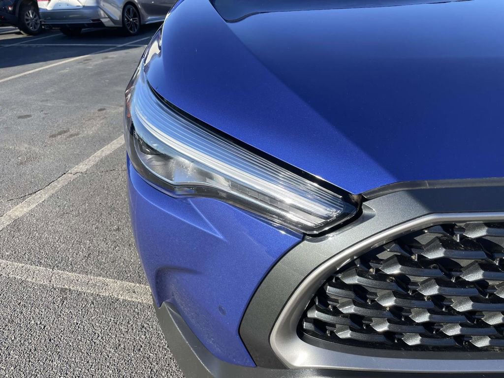 Used 2023 Toyota Corolla Cross XLE w/ Convenience Package image 17