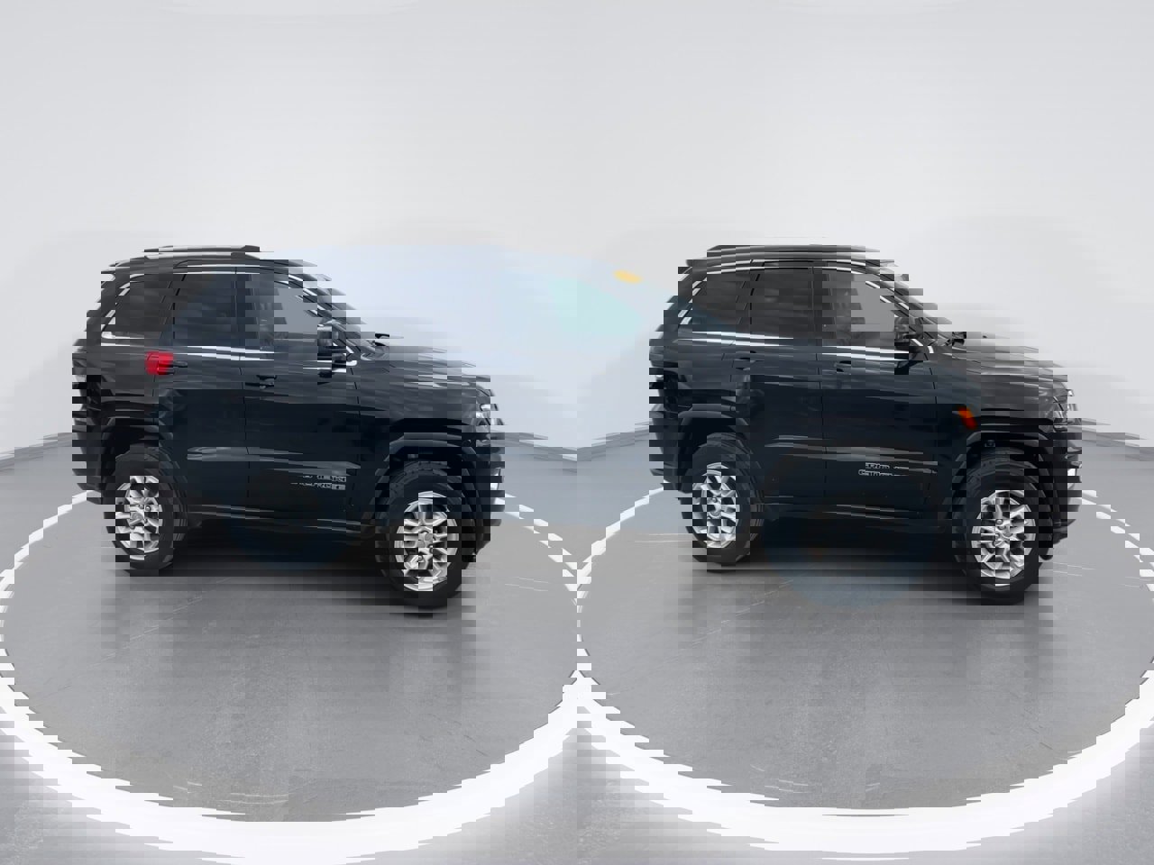 Used 2019 Jeep Grand Cherokee Laredo image 9