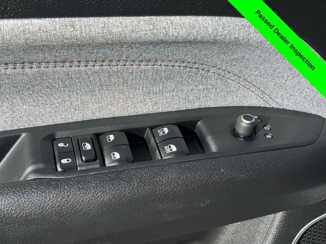 Used 2023 Jeep Compass Latitude AWD/4WD image 10