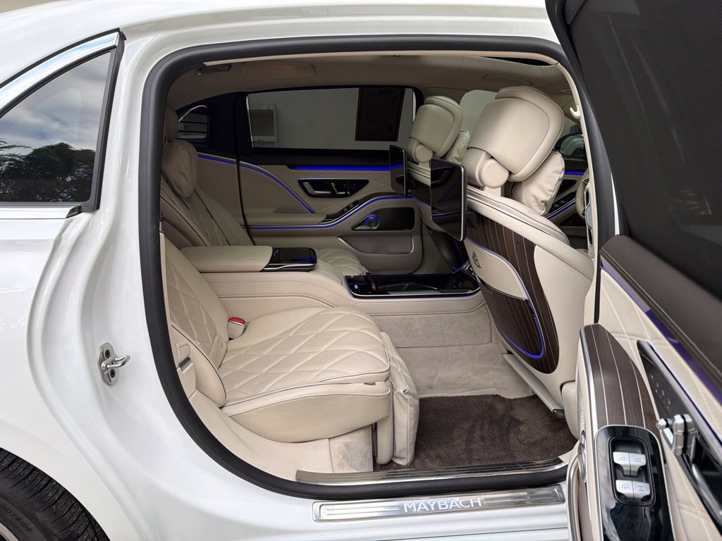 Used 2024 Mercedes-Benz Maybach S 580 4MATIC image 36
