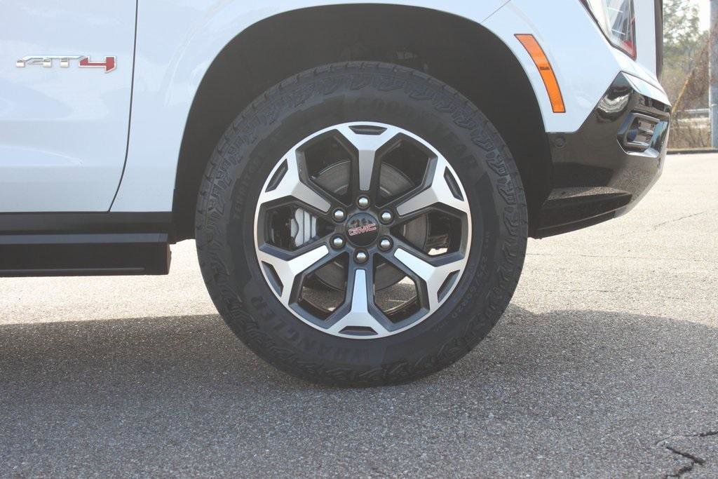 New 2026 GMC Yukon AT4 Ultimate w/ LPO, Floor Liner Package image 4