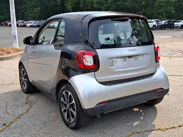 Used 2016 smart fortwo passion RWD image 8