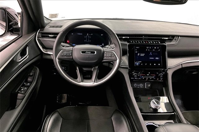 Used 2024 Jeep Grand Cherokee L Laredo image 5