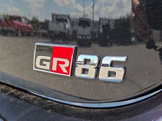 Used 2025 Toyota GR86 Premium RWD image 11
